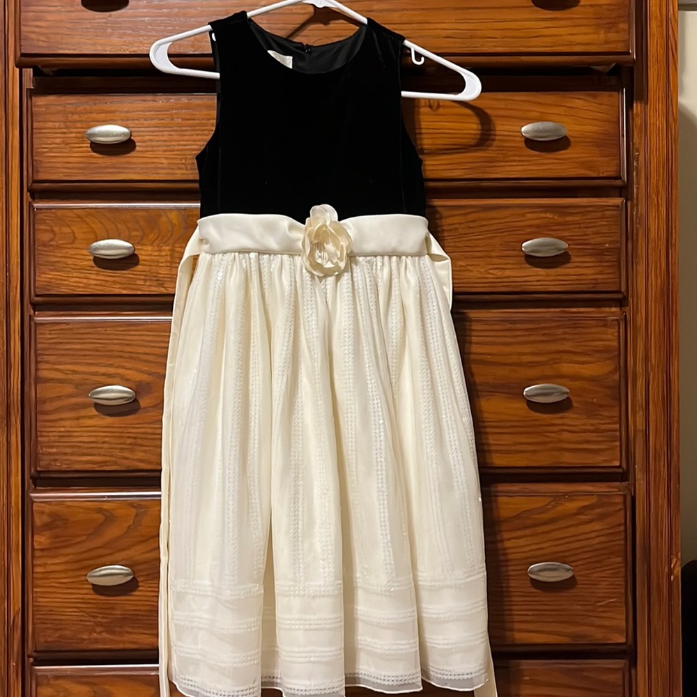 American princess size 8 dress black velvet with cream